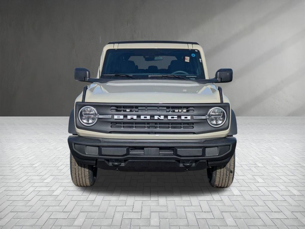 New 2025 Ford Bronco 4-Door image 2