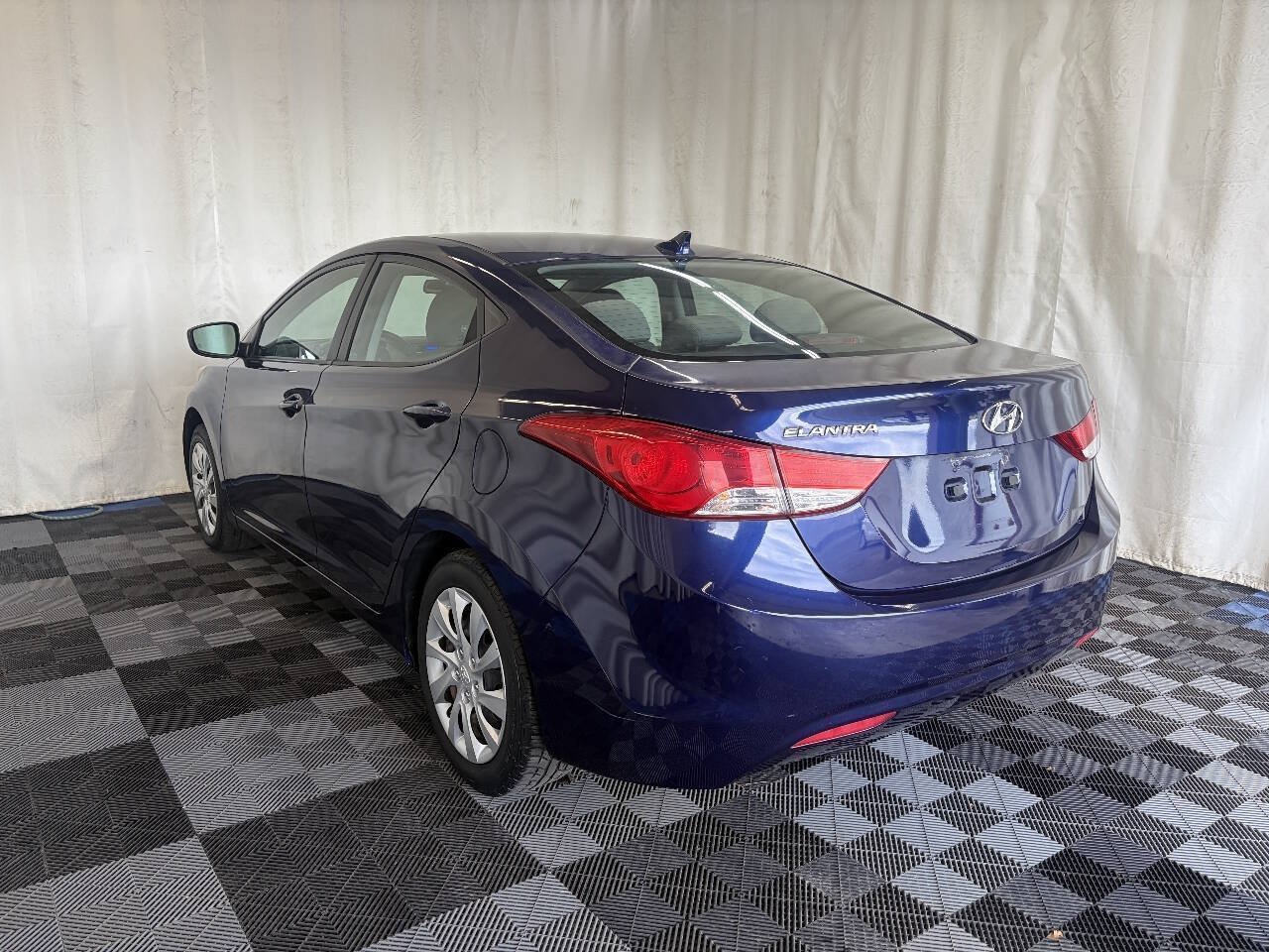 Used 2011 Hyundai Elantra GLS FWD image 5