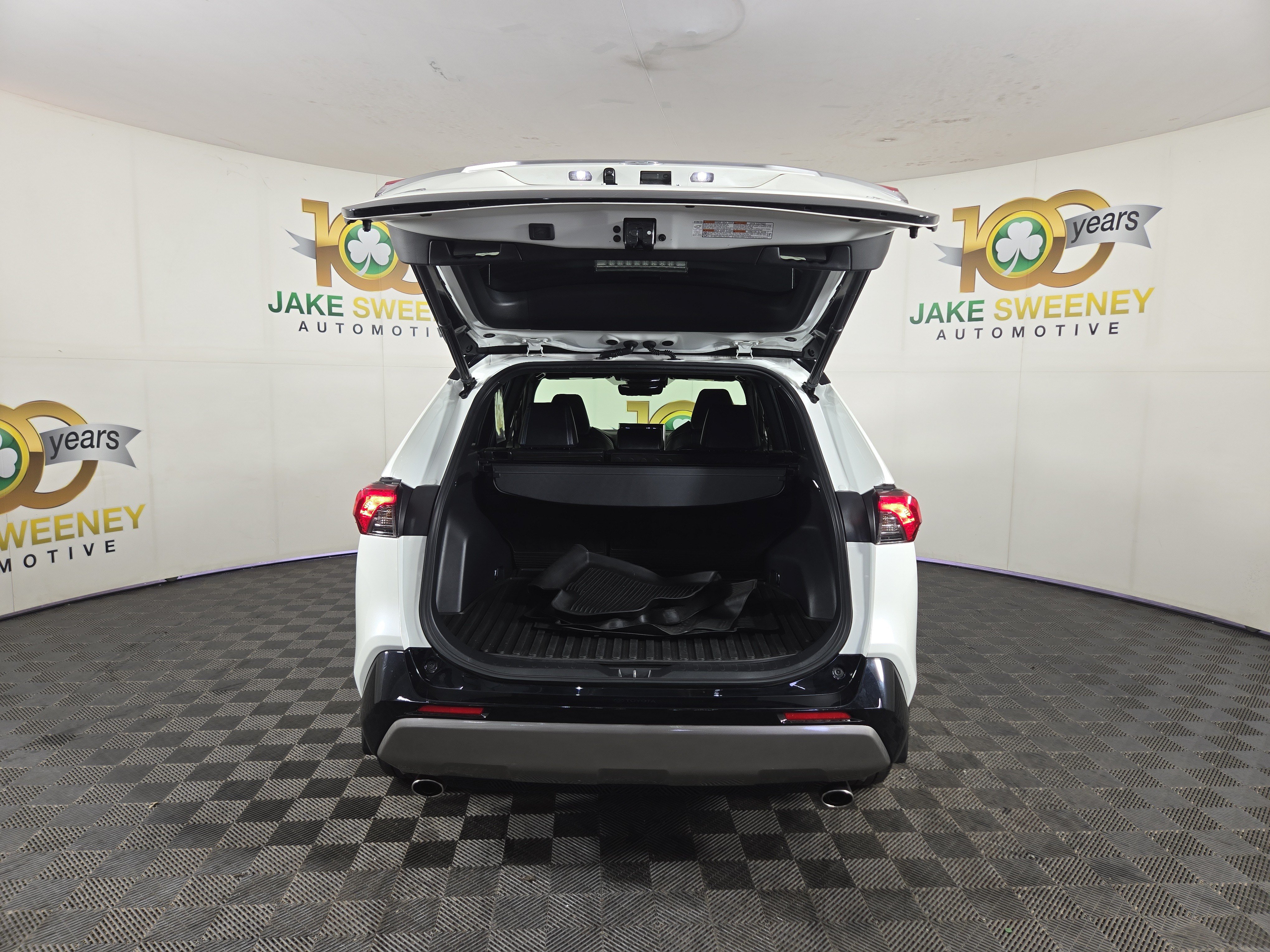 Used 2022 Toyota RAV4 XSE w/ XSE Grade Weather Package AWD/4WD image 32