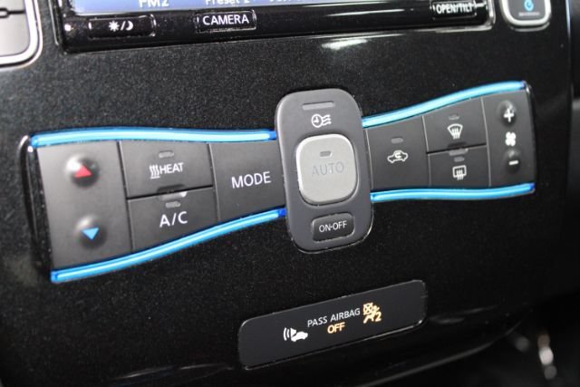 Used 2015 Nissan Leaf SL w/ Premium Package FWD image 20