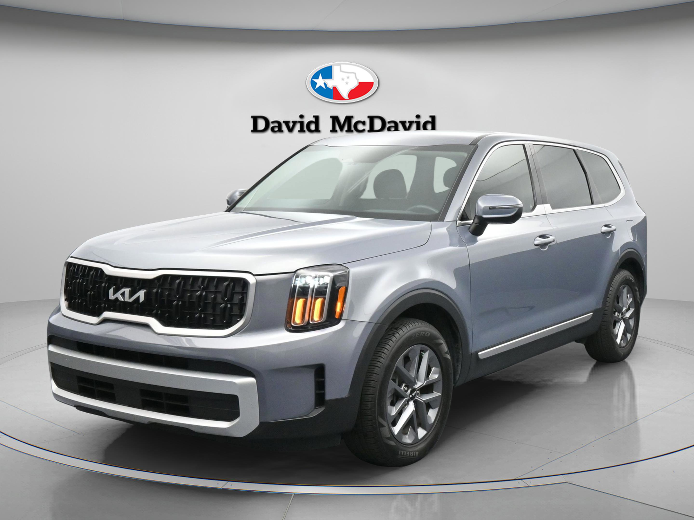 Used 2024 Kia Telluride LX image 1