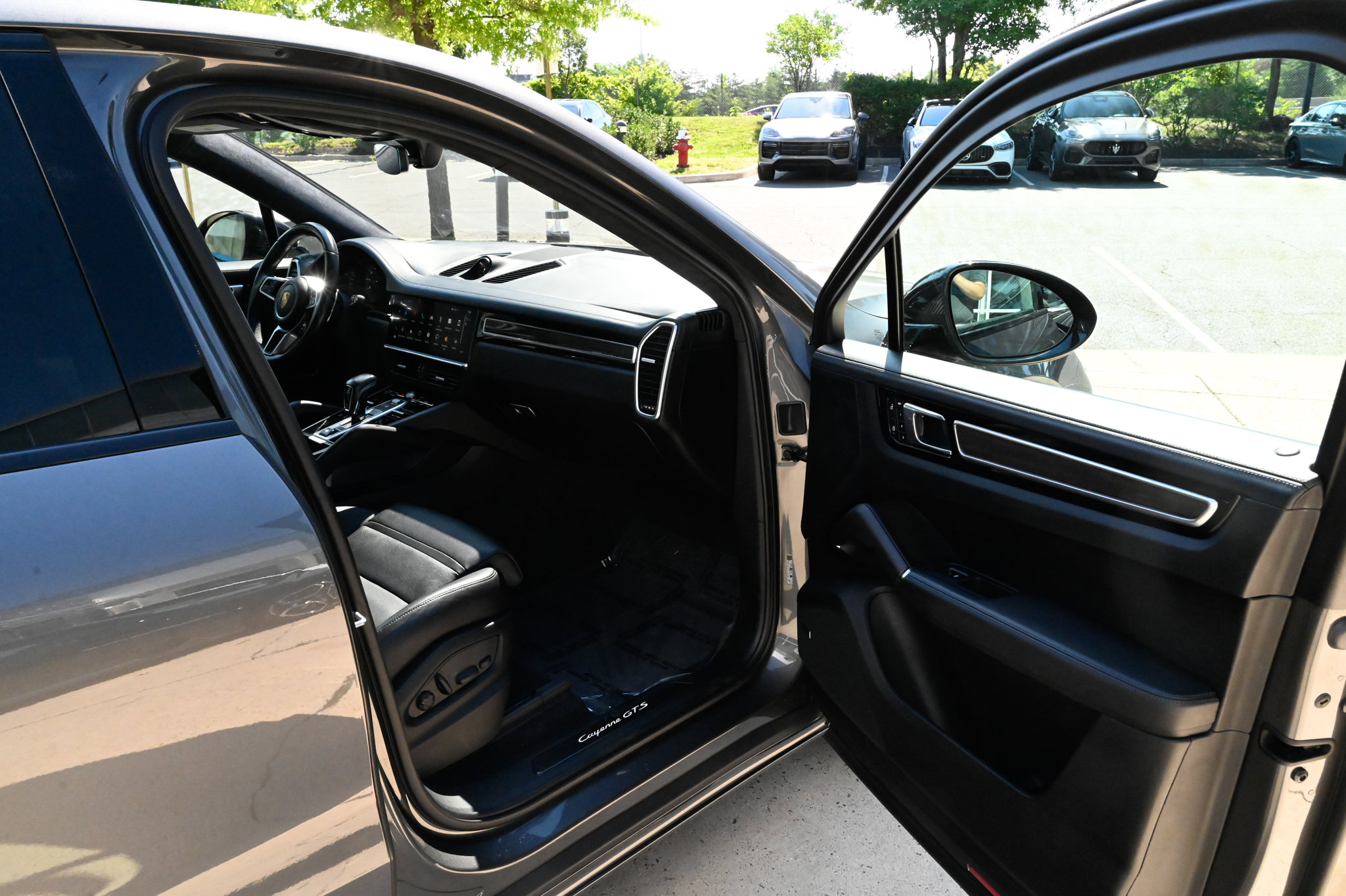 Used 2023 Porsche Cayenne GTS AWD/4WD image 57