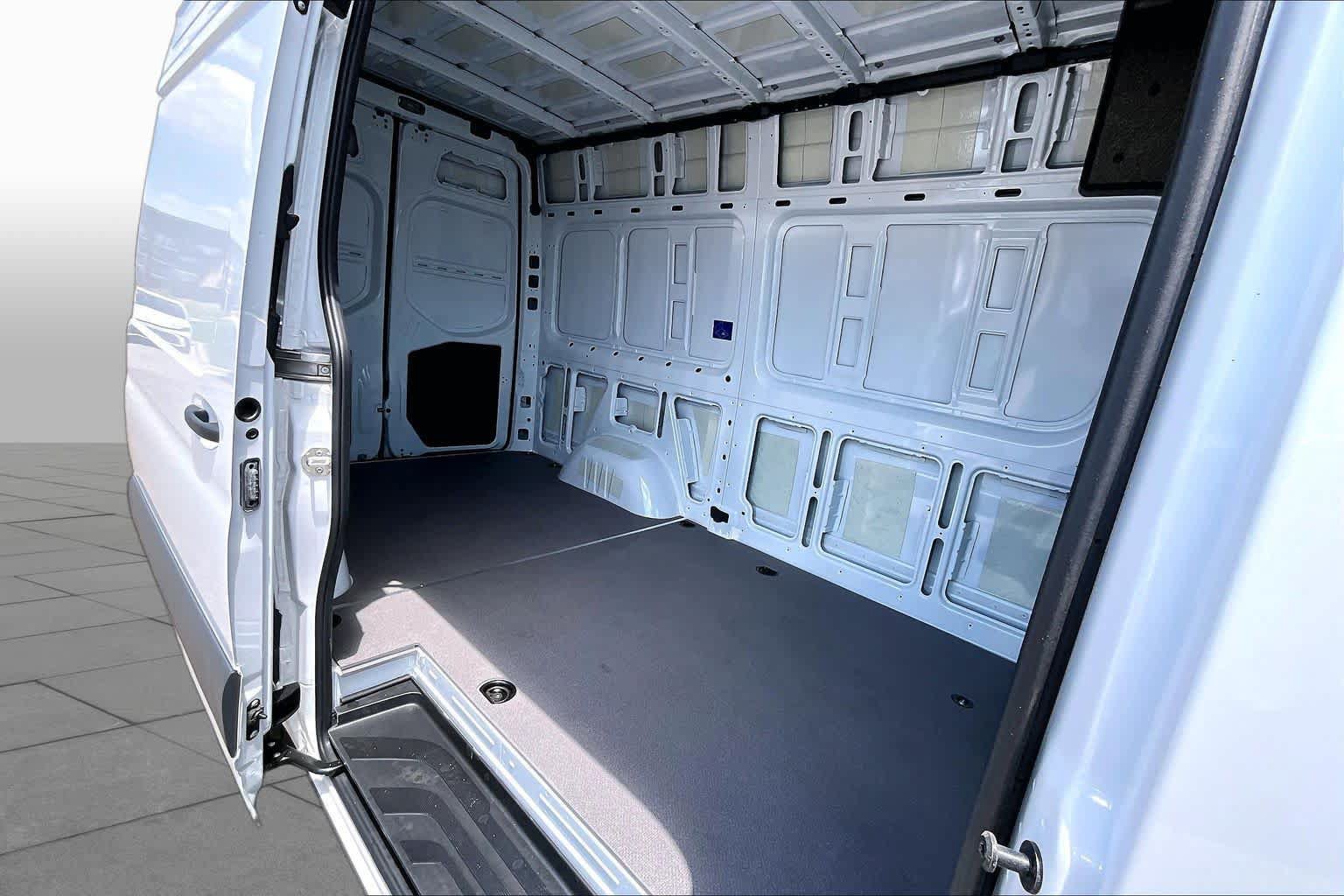Used 2025 Mercedes-Benz Sprinter 2500 image 19