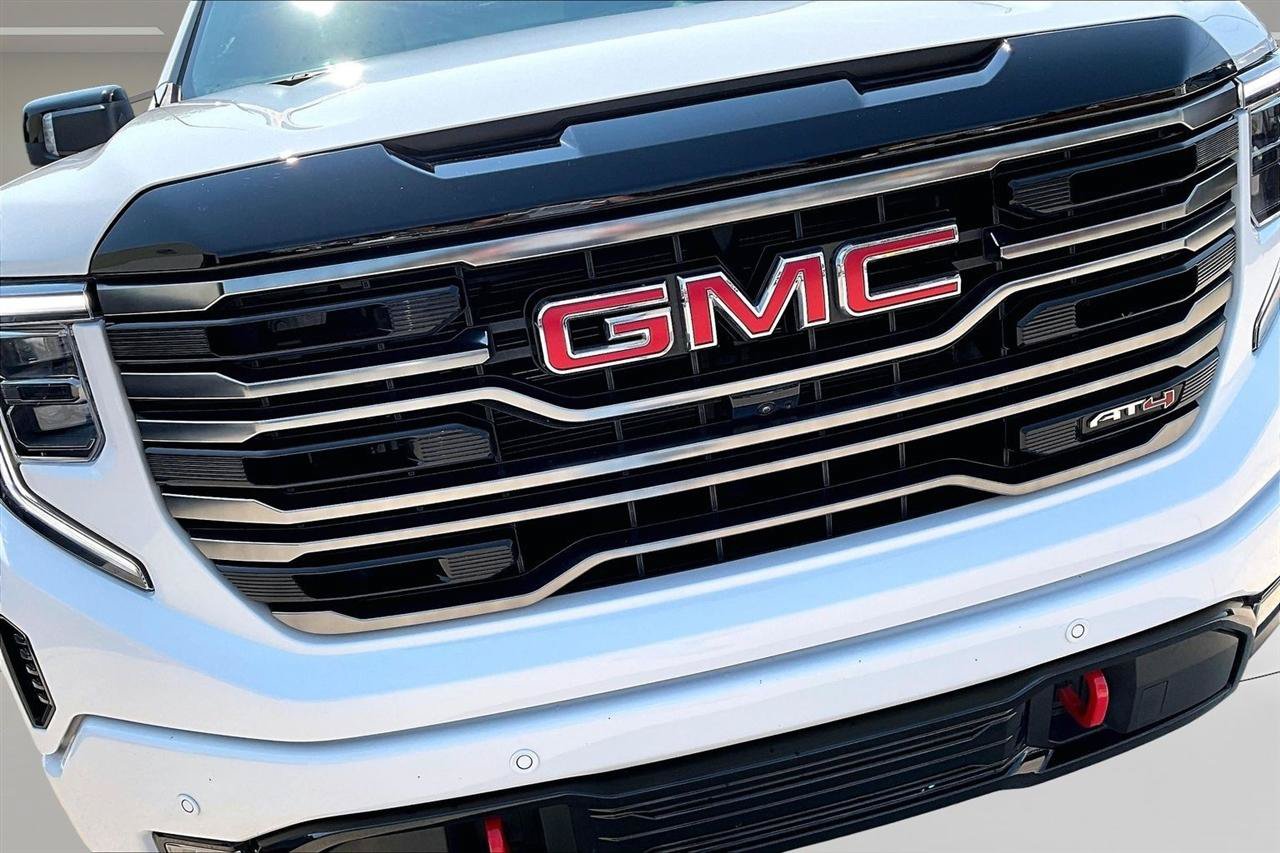 Used 2025 GMC Sierra 1500 AT4 AWD/4WD image 33