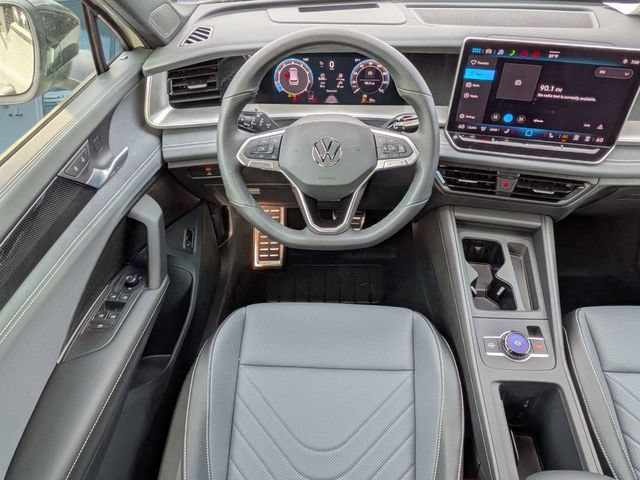New 2026 Volkswagen Tiguan SE R-Line FWD image 16