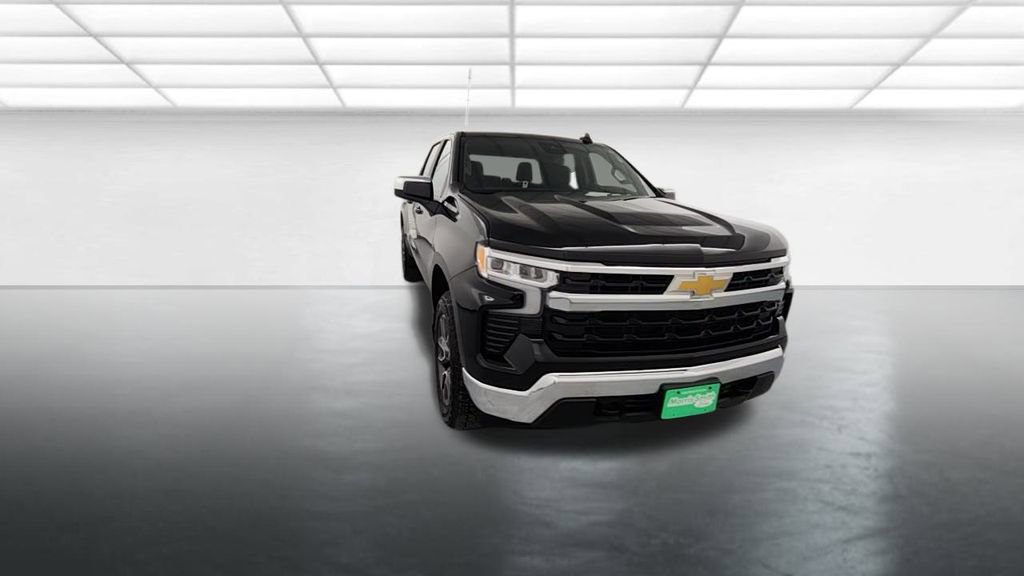 Used 2022 Chevrolet Silverado 1500 LT image 2