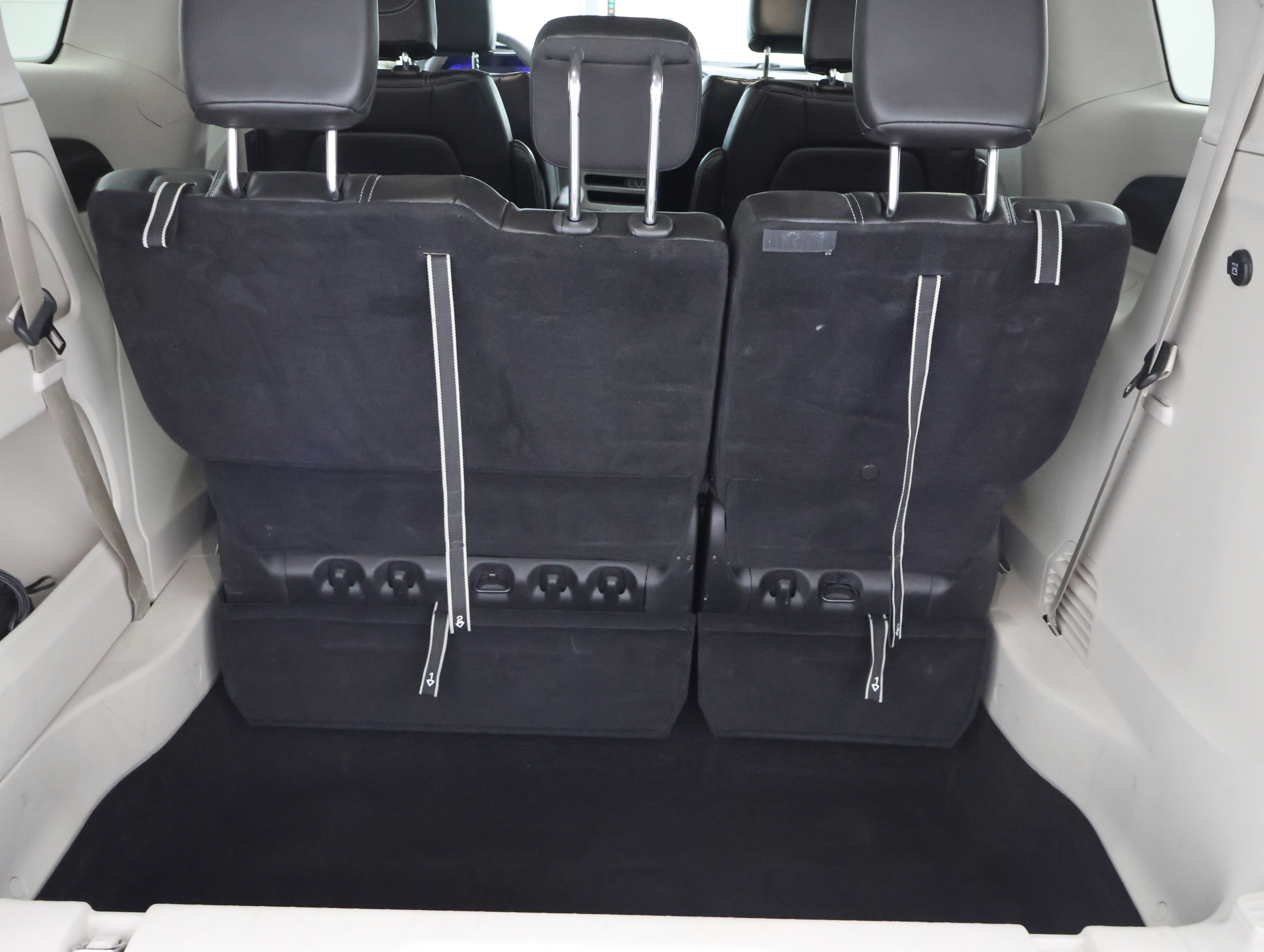 Used 2024 Chrysler Pacifica Touring-L FWD image 26