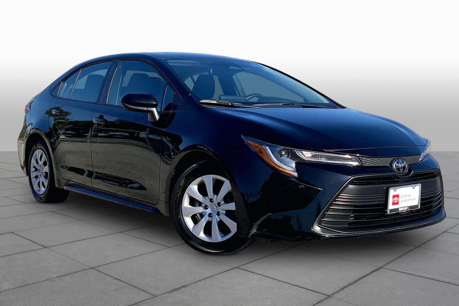 Used 2026 Toyota Corolla LE FWD image 3