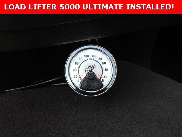 Used 2025 Chevrolet Silverado 2500 LT image 2