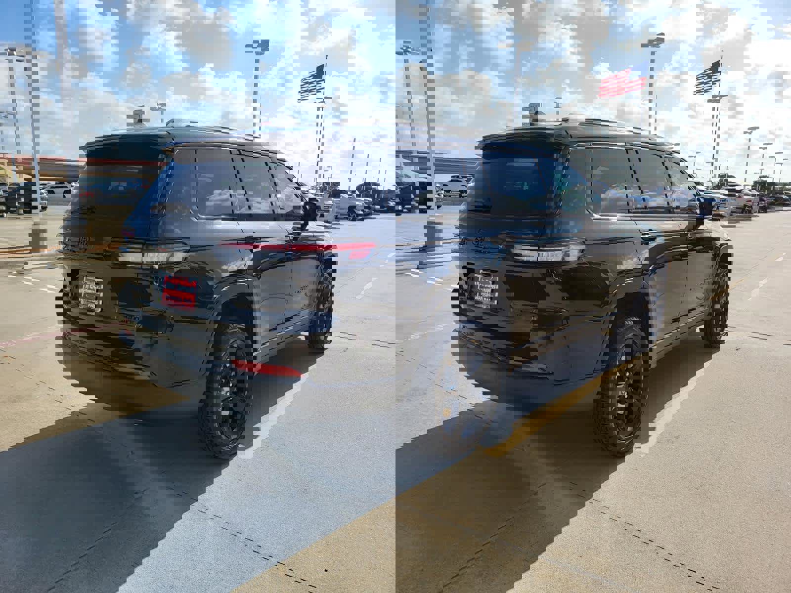 New 2025 Jeep Grand Cherokee L Limited w/ Black Appearance Package image 5