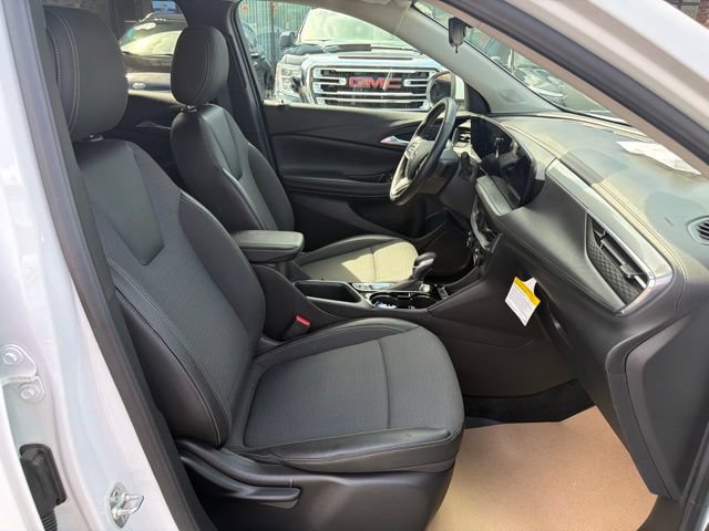 Used 2025 Buick Encore GX Preferred FWD image 19
