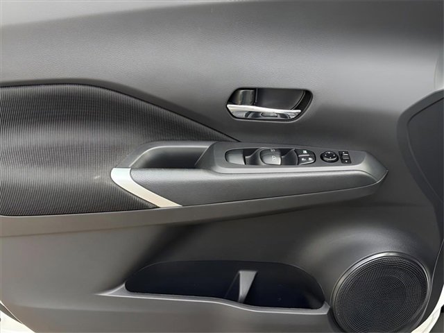 Used 2021 Nissan Kicks SV image 16