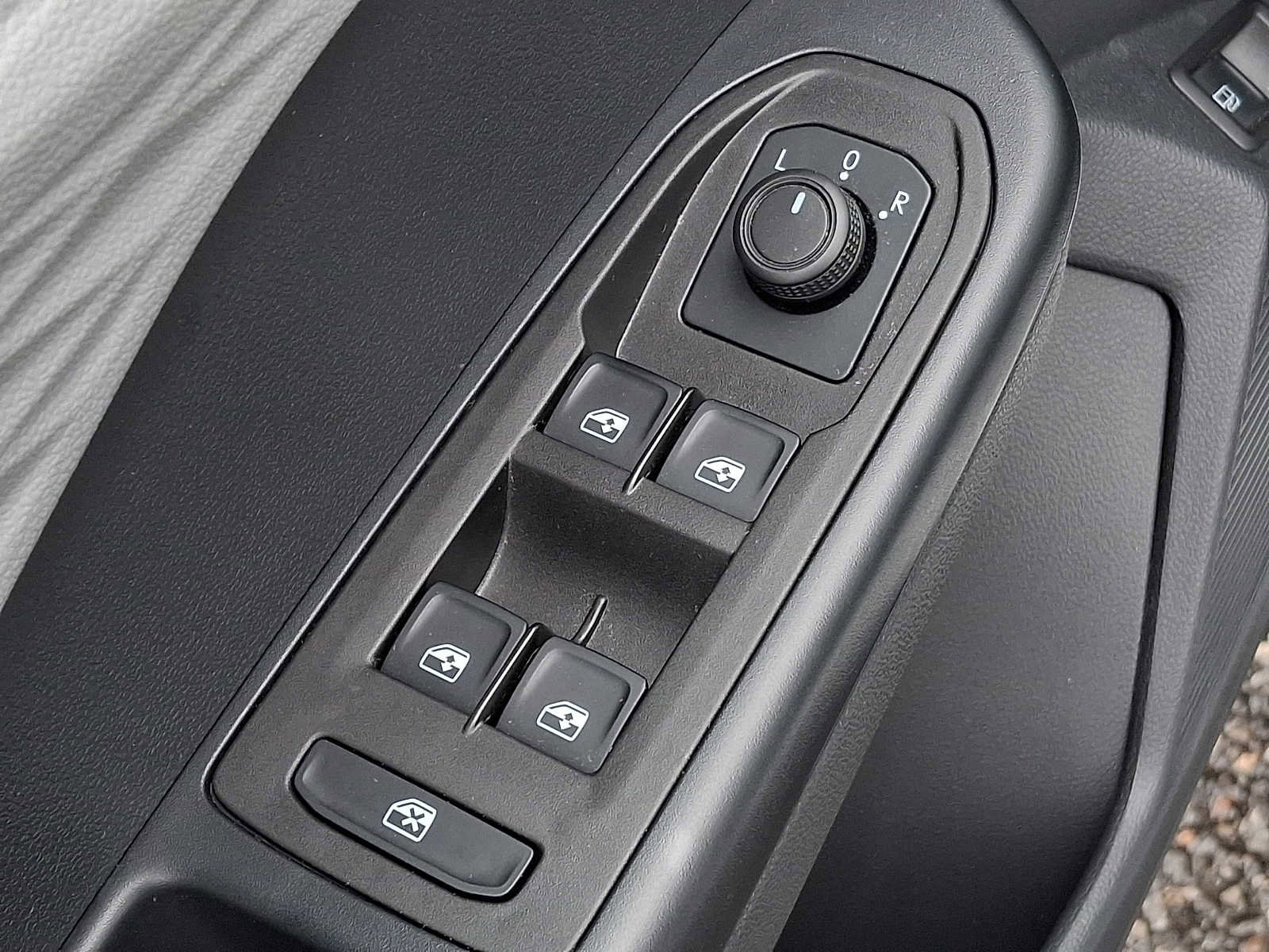 Used 2024 Volkswagen Taos S image 25