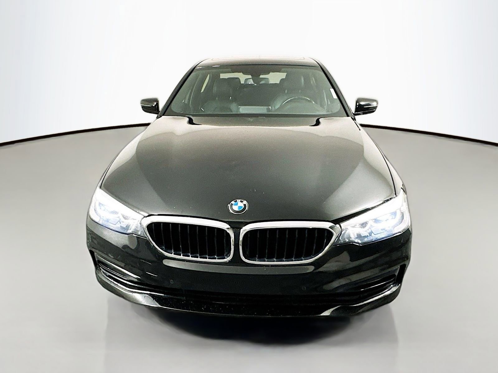 Used 2018 BMW 530i RWD image 2