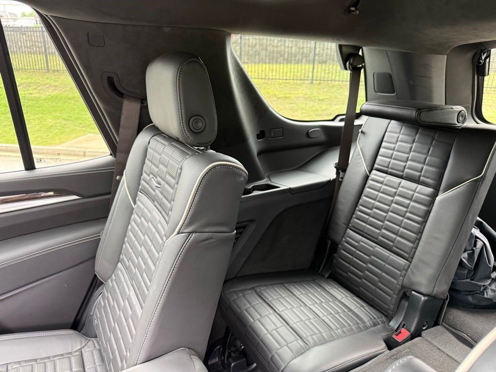 Certified 2025 Cadillac Escalade Premium Luxury Platinum w/ LPO, Floor Liner Package AWD/4WD image 26