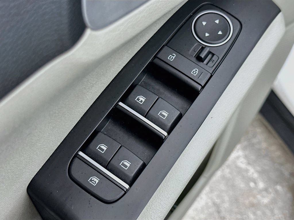 Used 2025 Kia Soul LX w/ LX Technology Package FWD image 19