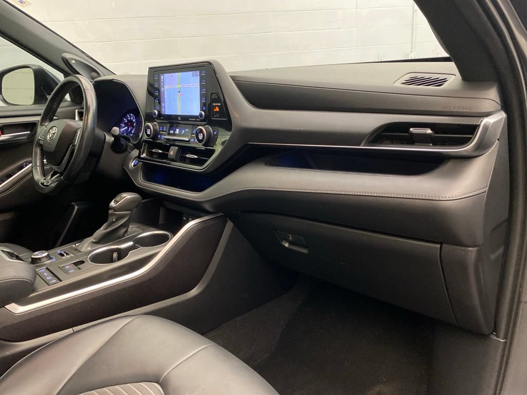 Used 2021 Toyota Highlander XSE AWD/4WD image 27