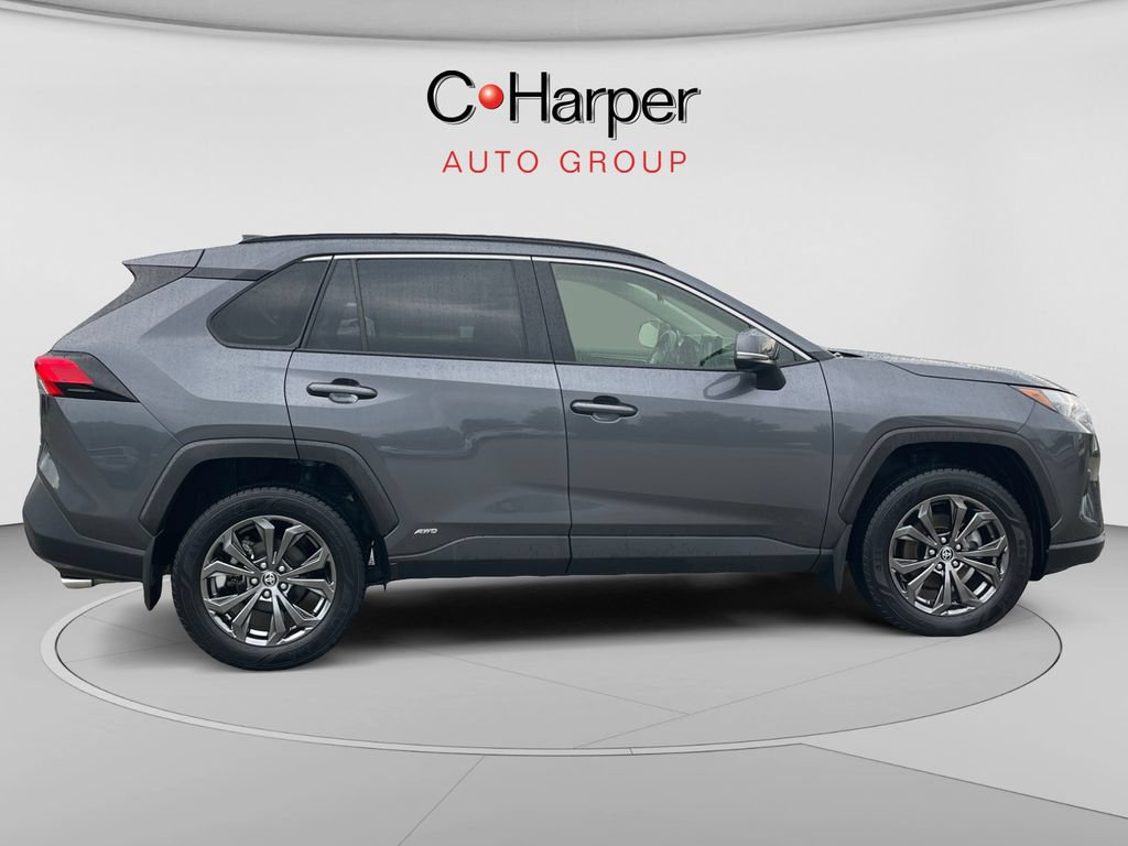 Used 2022 Toyota RAV4 XLE Premium AWD/4WD image 2