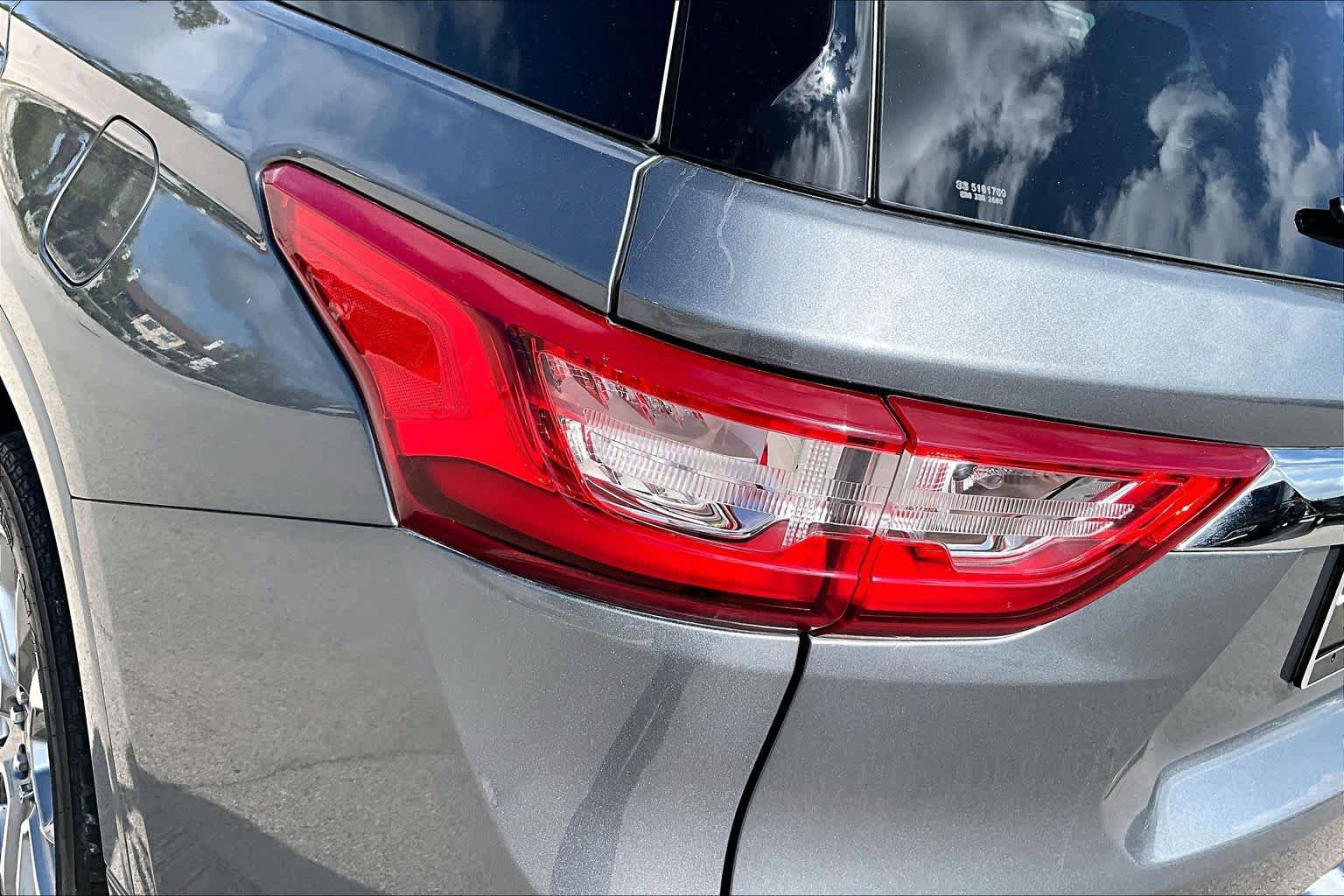 Used 2019 Chevrolet Traverse Premier w/ Driver Confidence II Package image 29