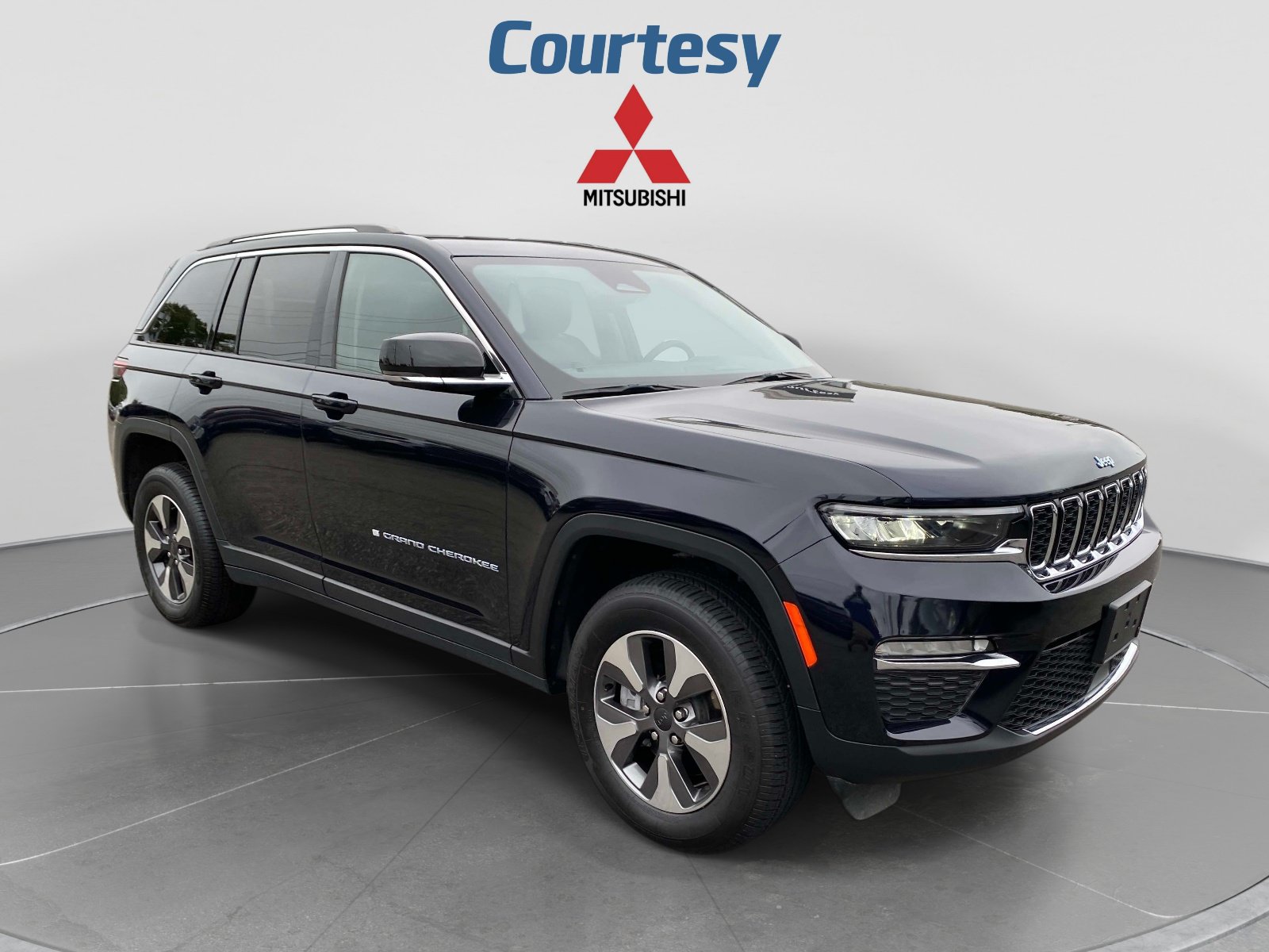 Used 2024 Jeep Grand Cherokee Limited 4xe AWD/4WD image 10