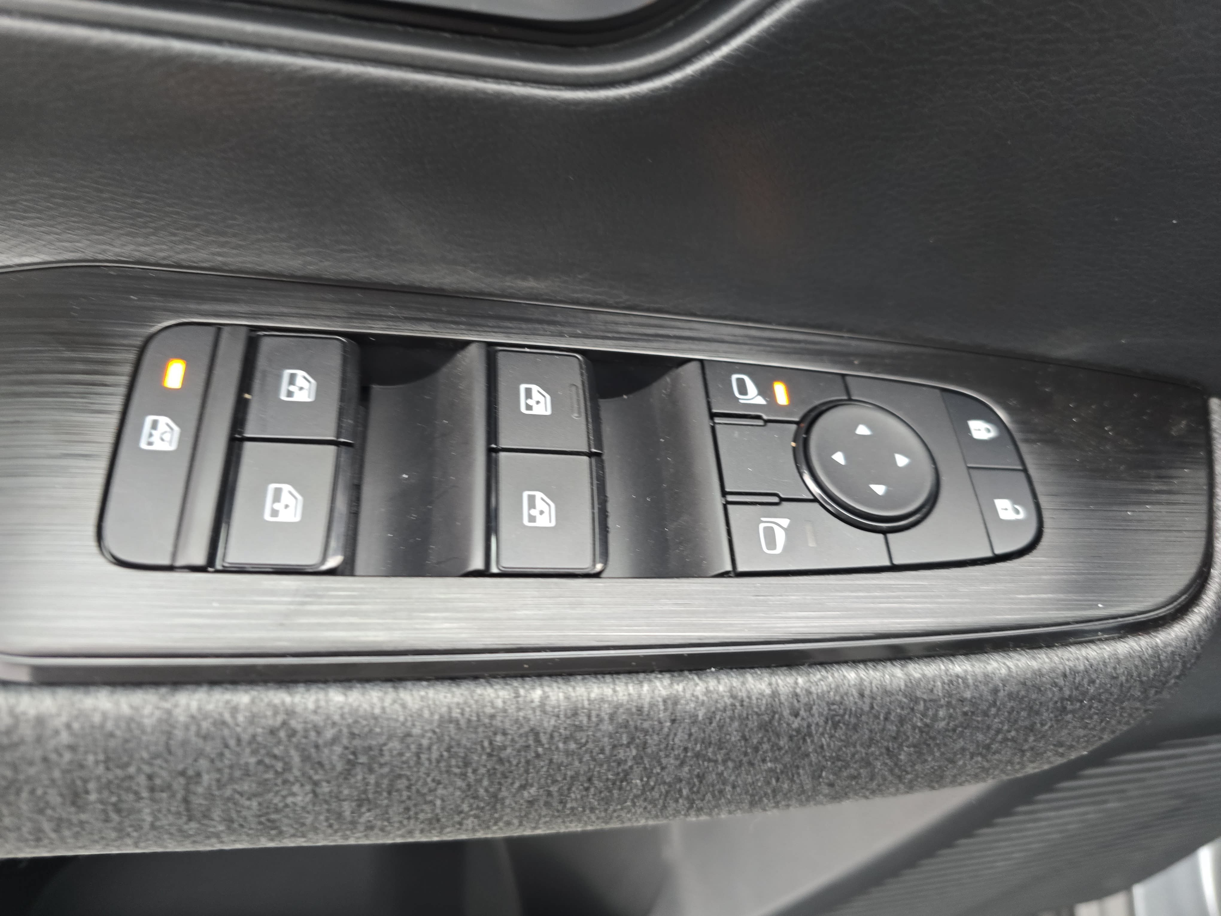 New 2026 Nissan Kicks SV w/ SV Premium Package FWD image 25