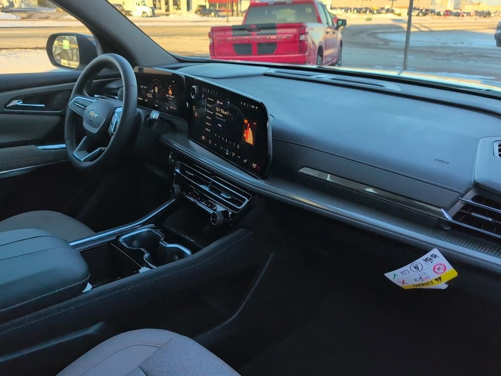 Used 2026 Chevrolet Traverse LT image 30