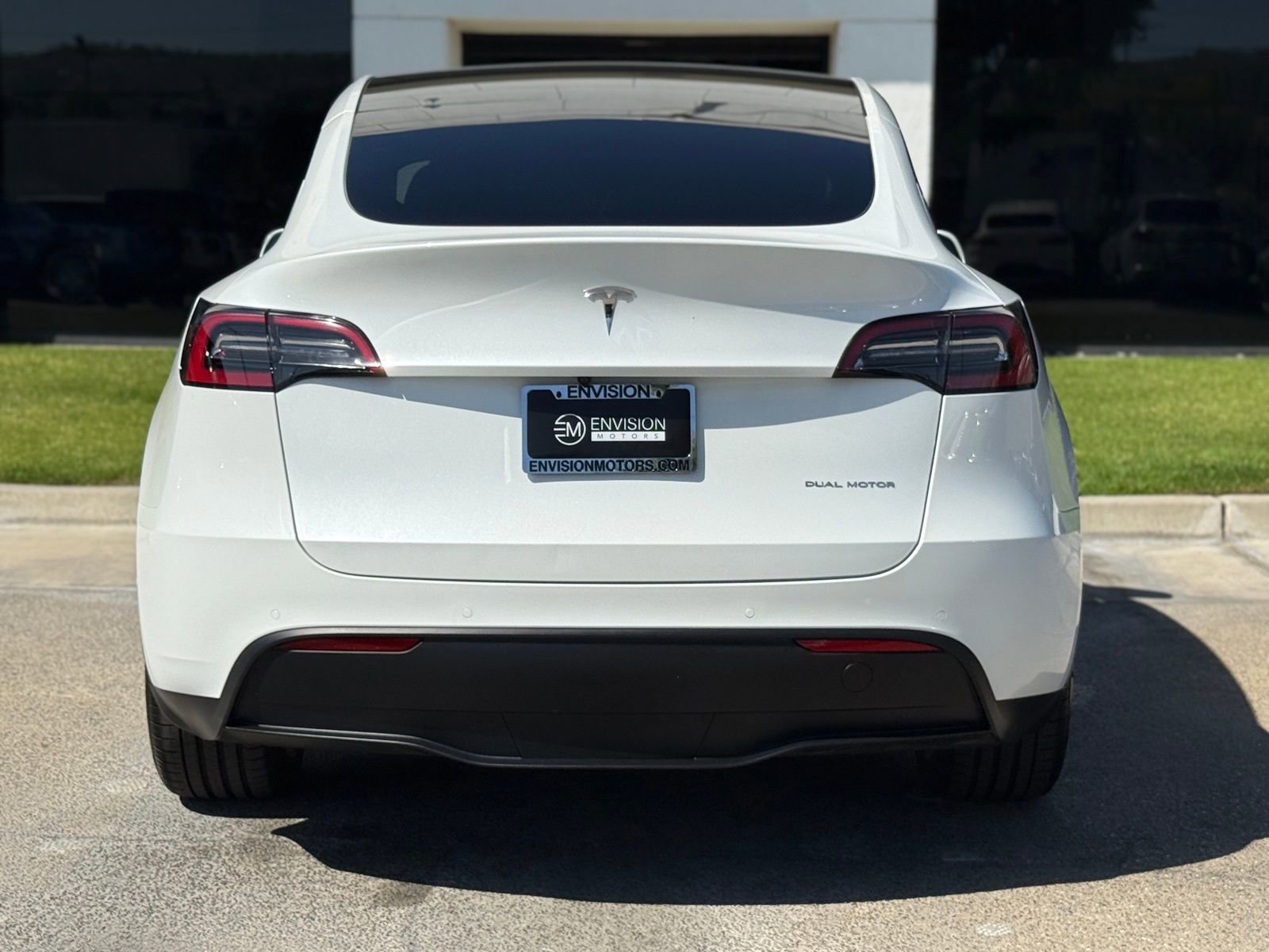 Used 2022 Tesla Model Y Long Range image 14