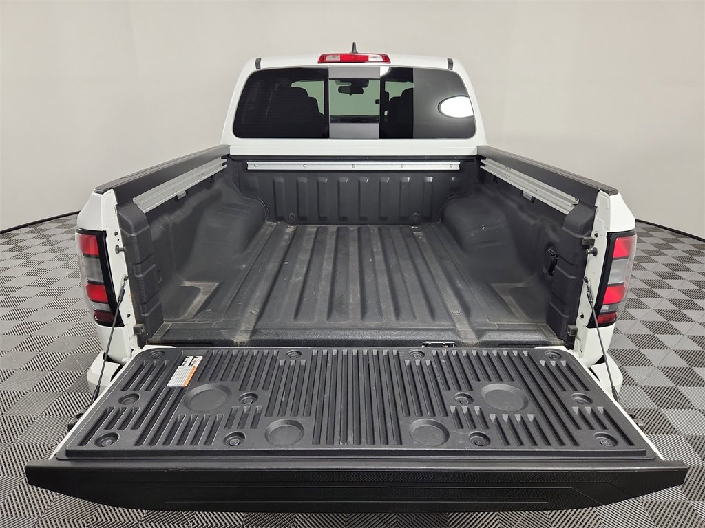 Used 2024 Nissan Frontier SV w/ SV Convenience Package image 16