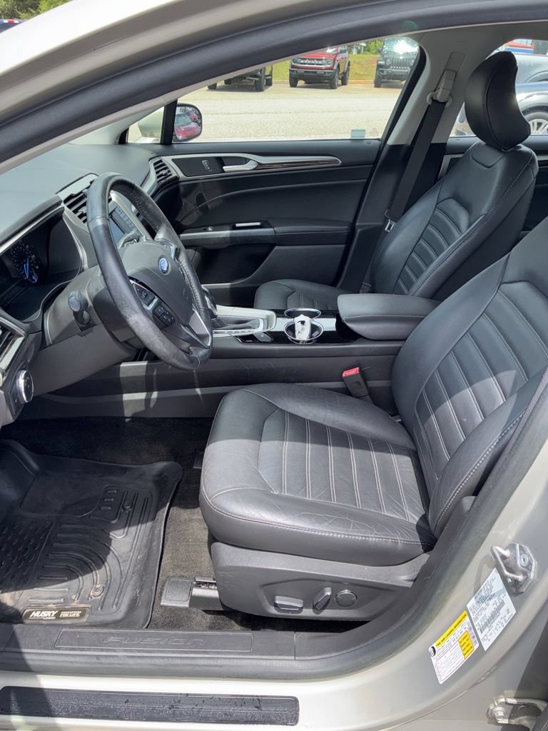 Used 2015 Ford Fusion SE w/ Equipment Group 202A FWD image 6