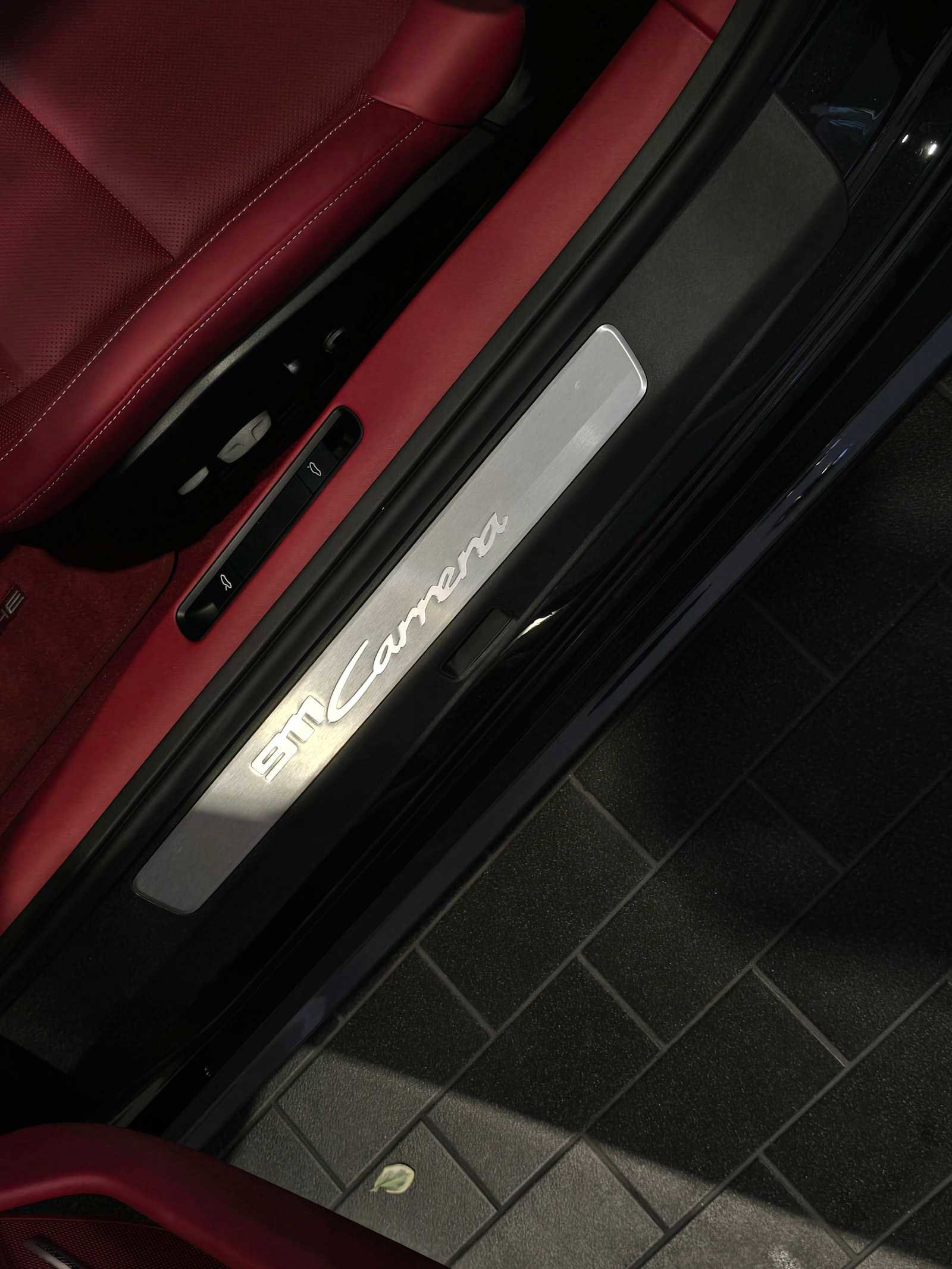 Used 2025 Porsche 911 Carrera image 14