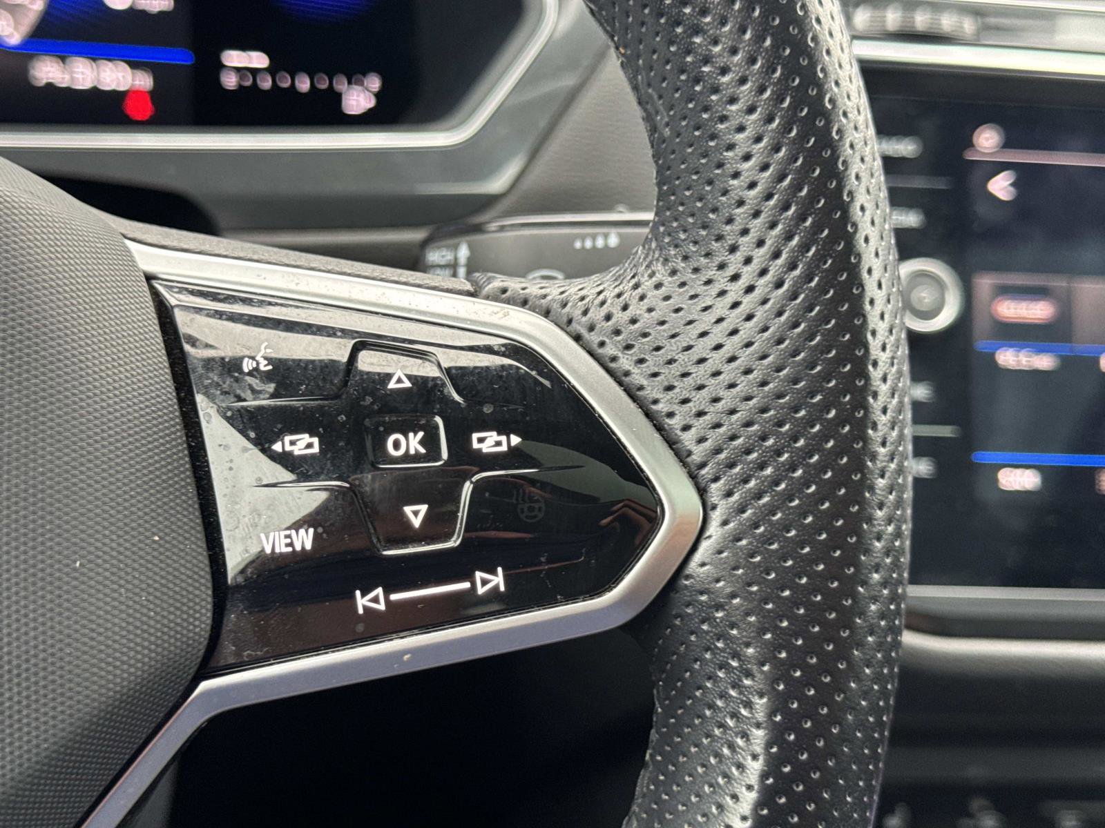 Certified 2023 Volkswagen Tiguan SE R-Line image 20