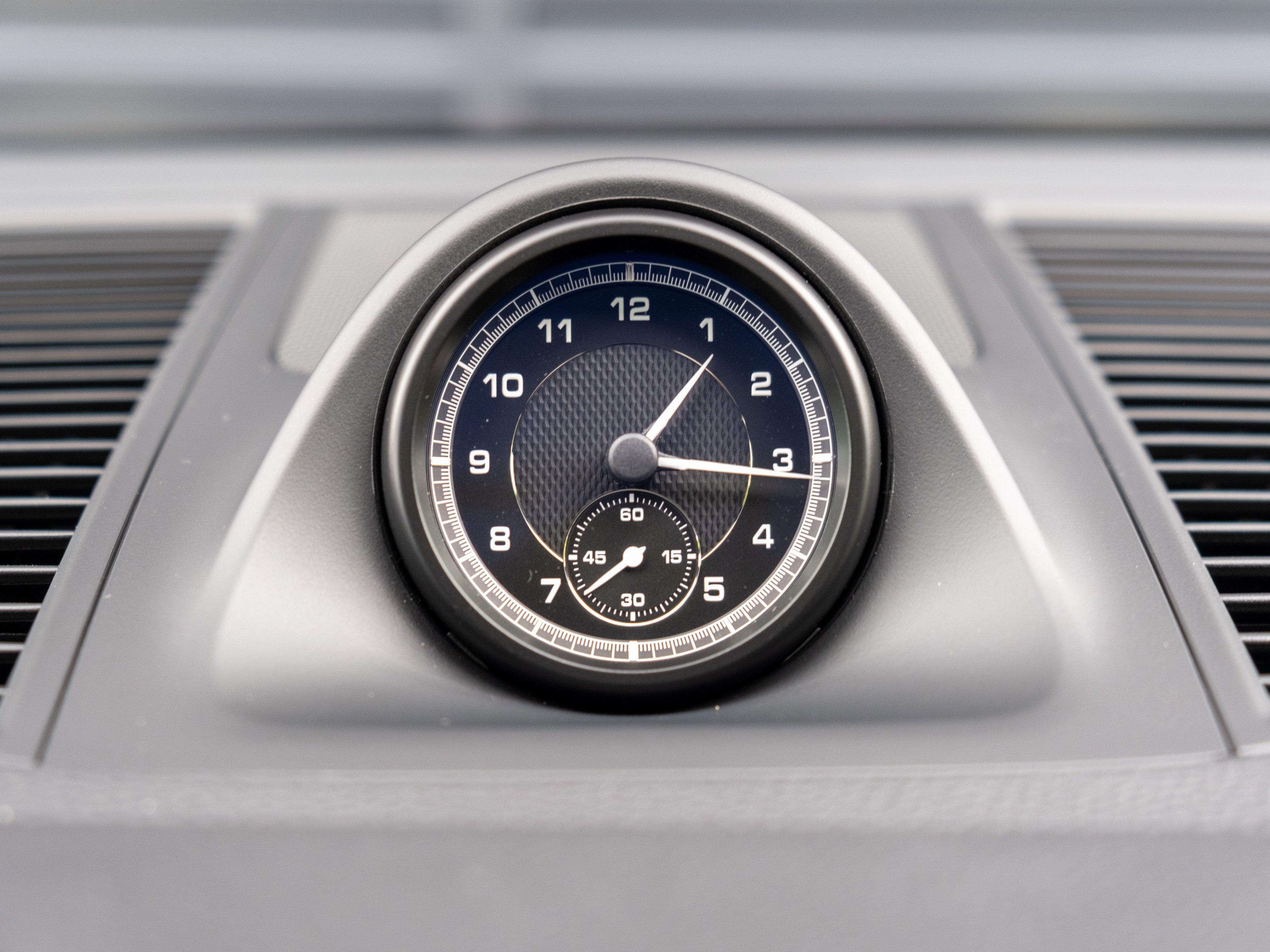 Certified 2025 Porsche Macan image 20