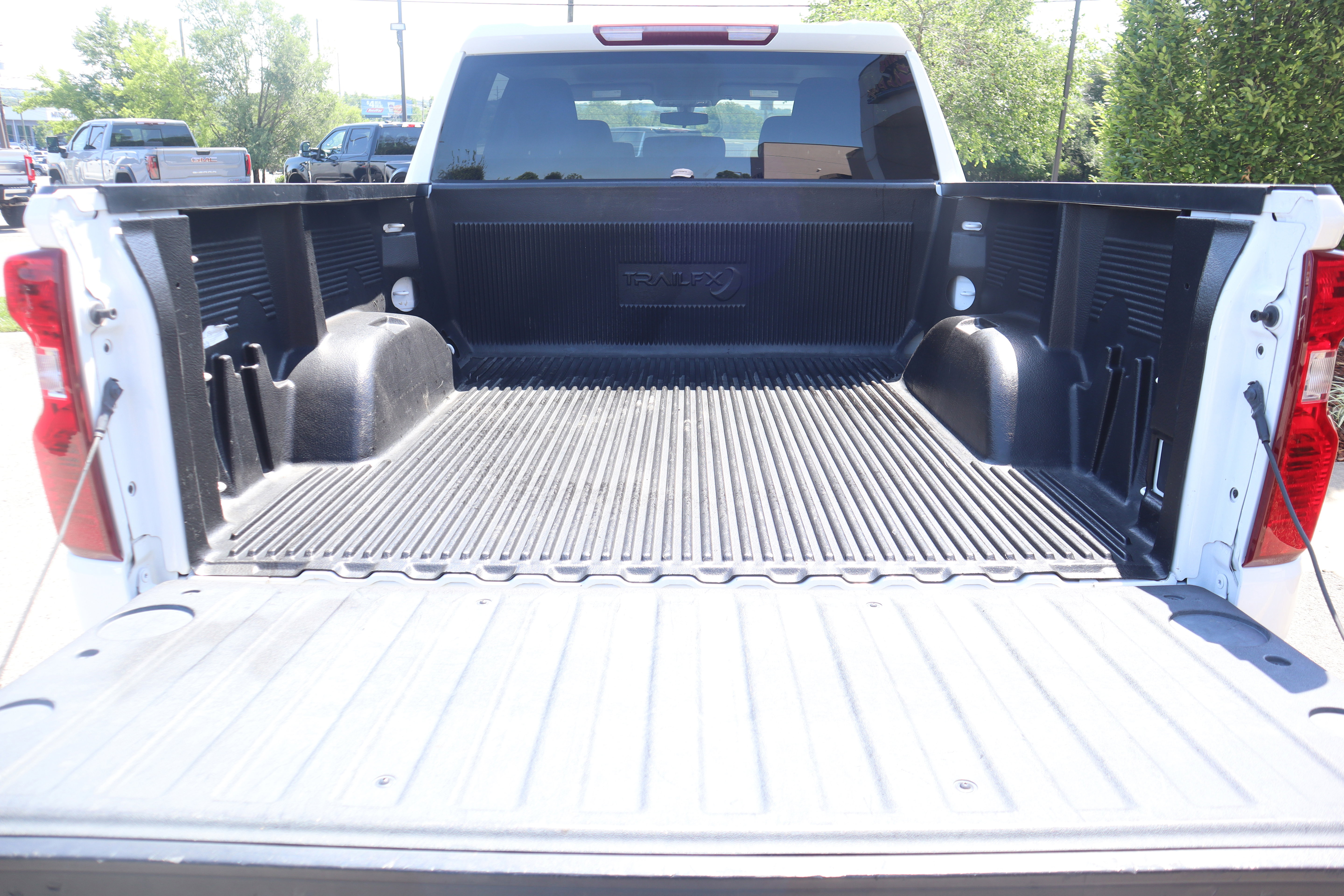 Used 2021 Chevrolet Silverado 1500 LT RWD image 34