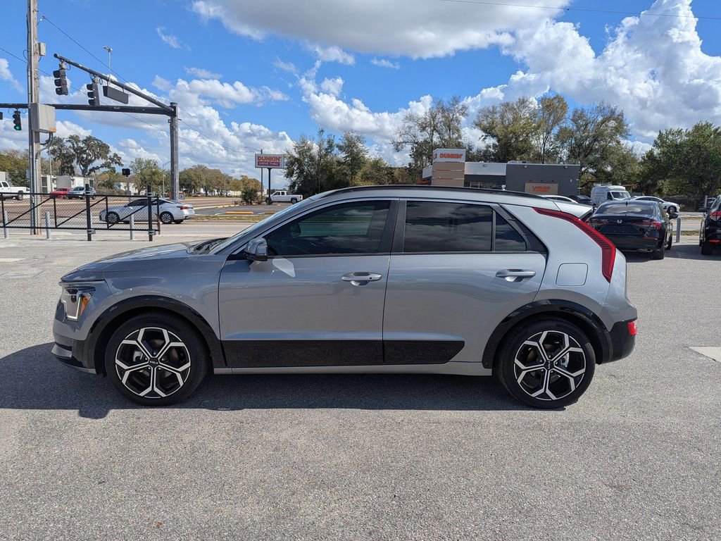 Used 2025 Kia Niro EX Touring image 5
