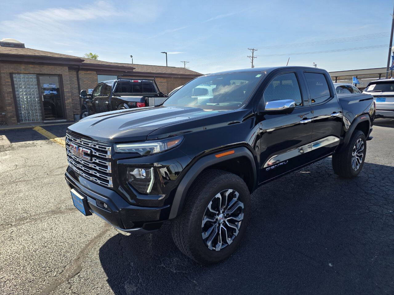 Used 2024 GMC Canyon Denali AWD/4WD image 3