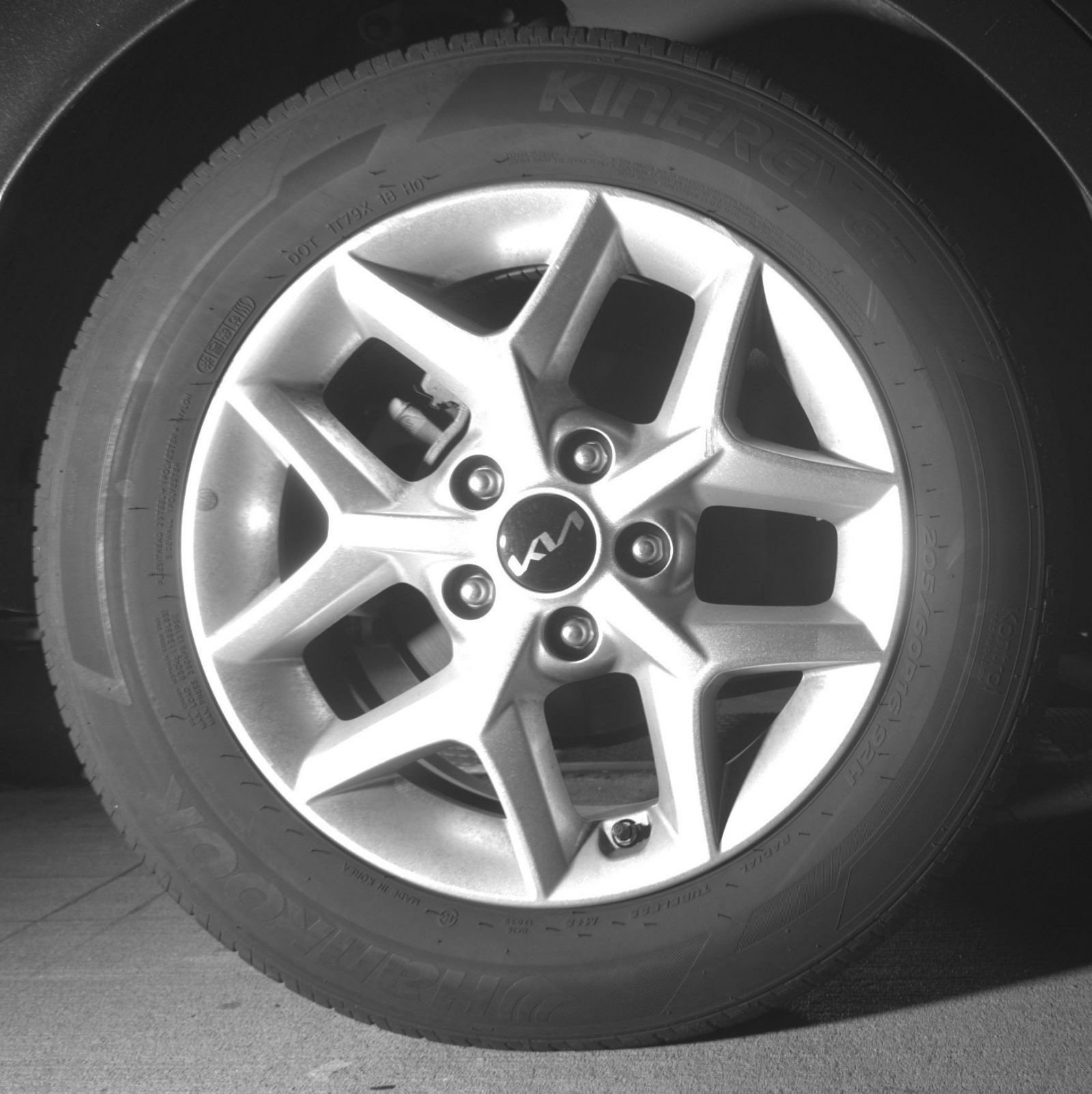Used 2025 Kia Soul LX w/ LX Technology Package FWD image 24