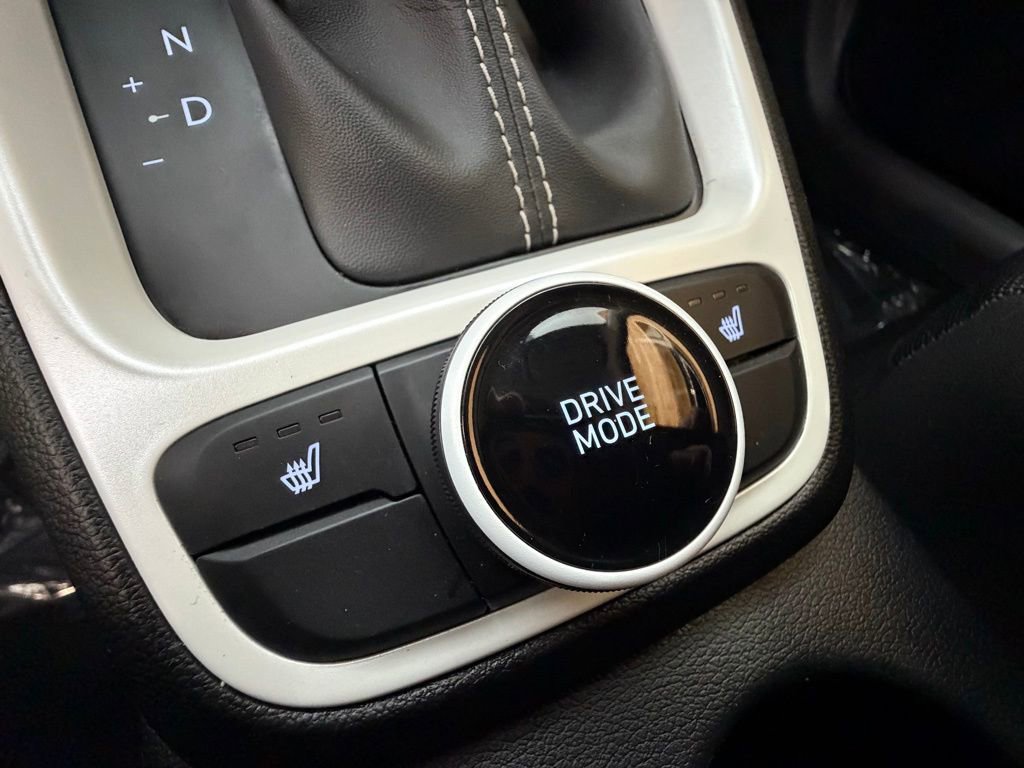 Certified 2024 Hyundai Venue Limited image 25