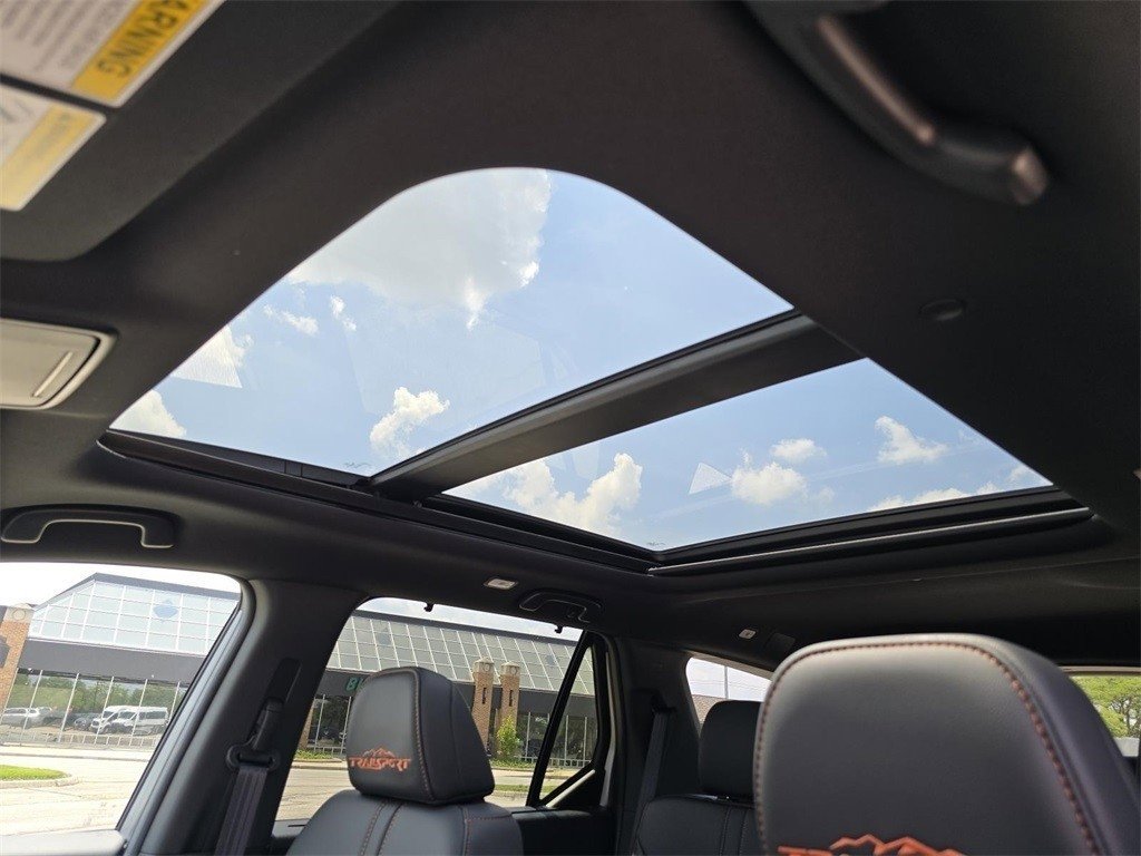 New 2025 Honda Pilot TrailSport image 3