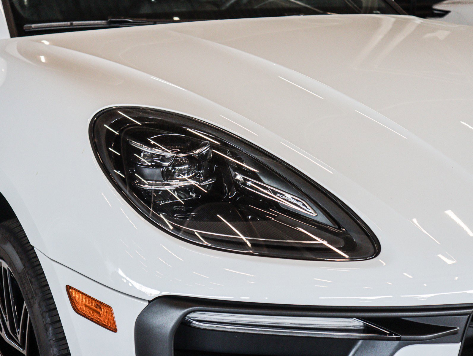 Certified 2025 Porsche Macan image 26