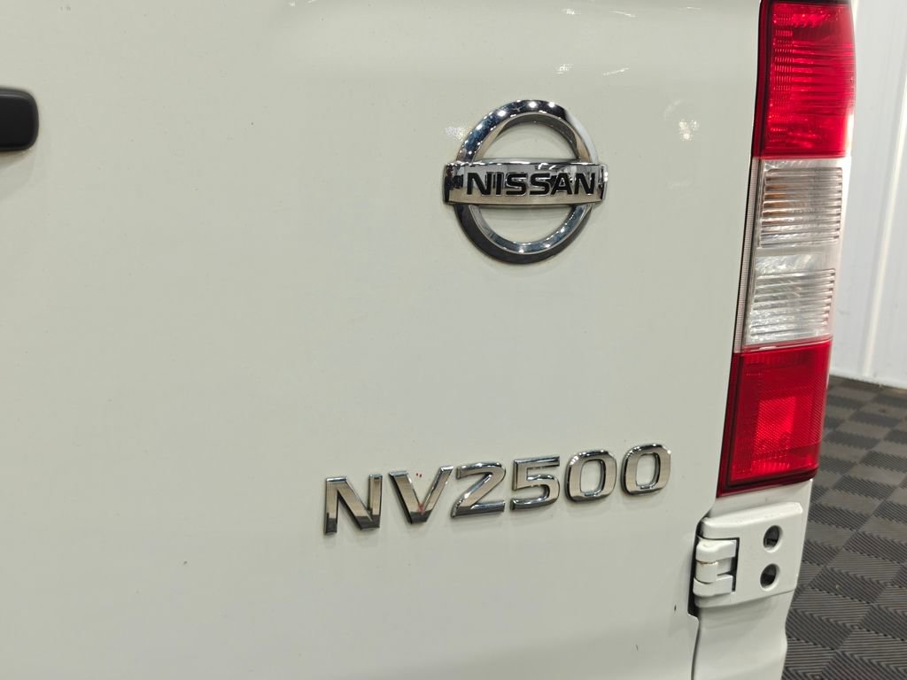 Used 2020 Nissan NV 2500 SV image 39
