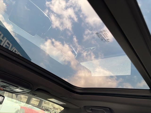 Used 2023 Chevrolet Suburban RST w/ Luxury Package AWD/4WD image 16