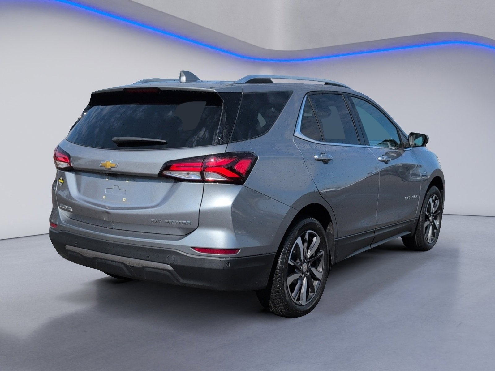 Used 2024 Chevrolet Equinox Premier image 3