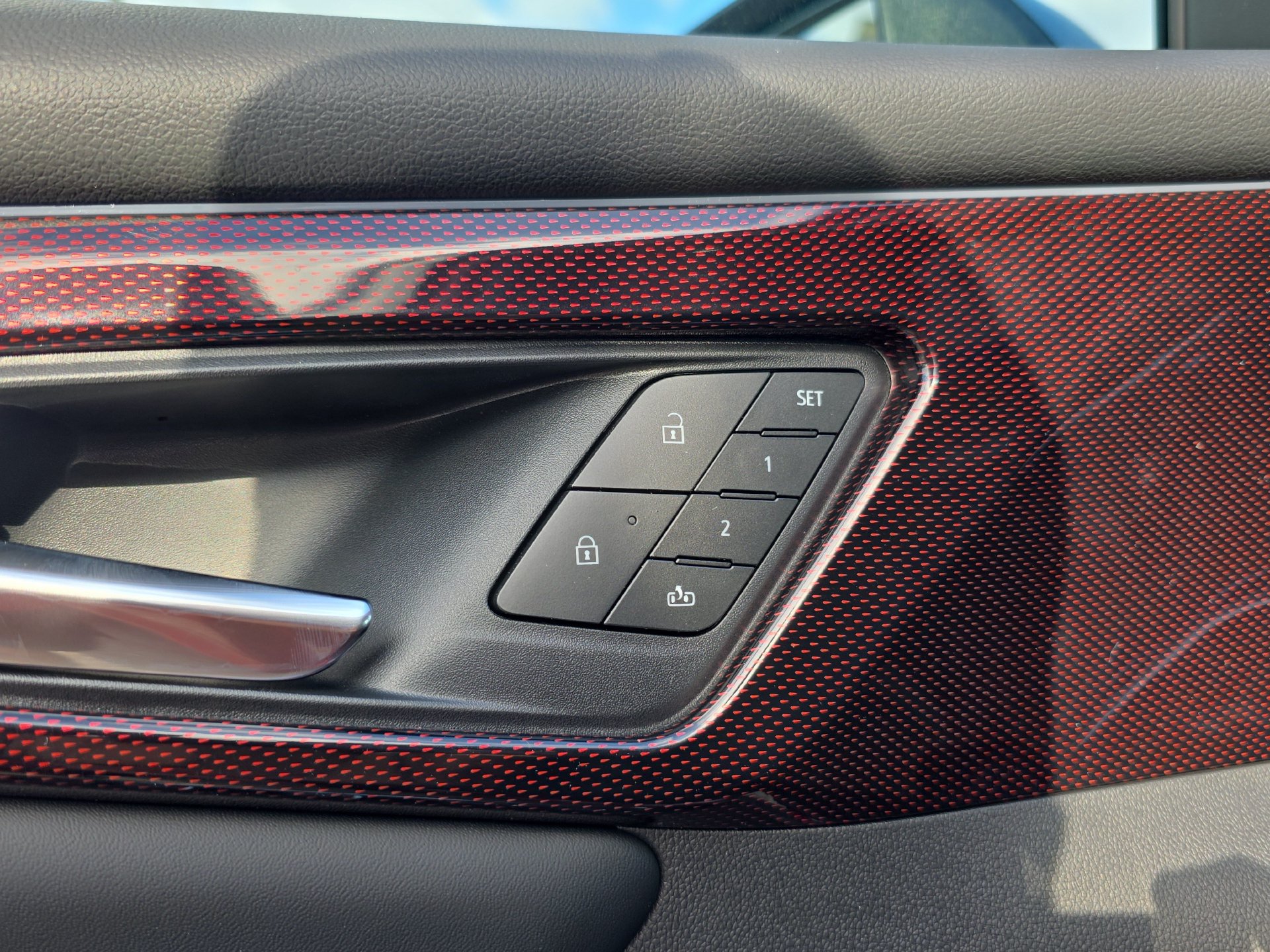 New 2027 Chevrolet Traverse RS FWD image 8