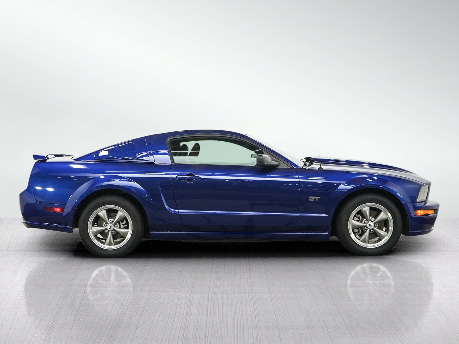 Used 2005 Ford Mustang GT Premium RWD image 7