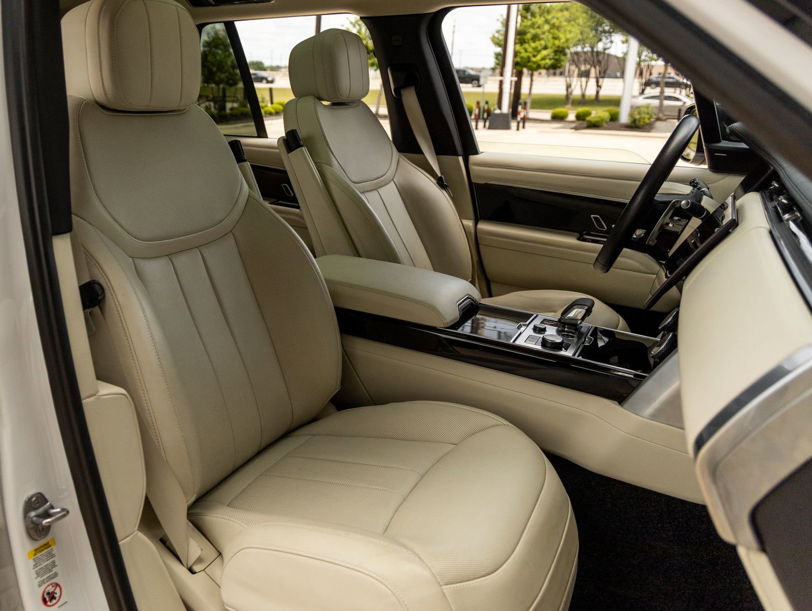 Used 2023 Land Rover Range Rover SE AWD/4WD image 44