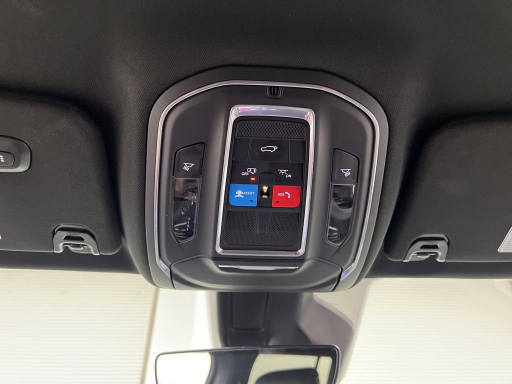 Used 2024 Jeep Wagoneer L Series II image 66