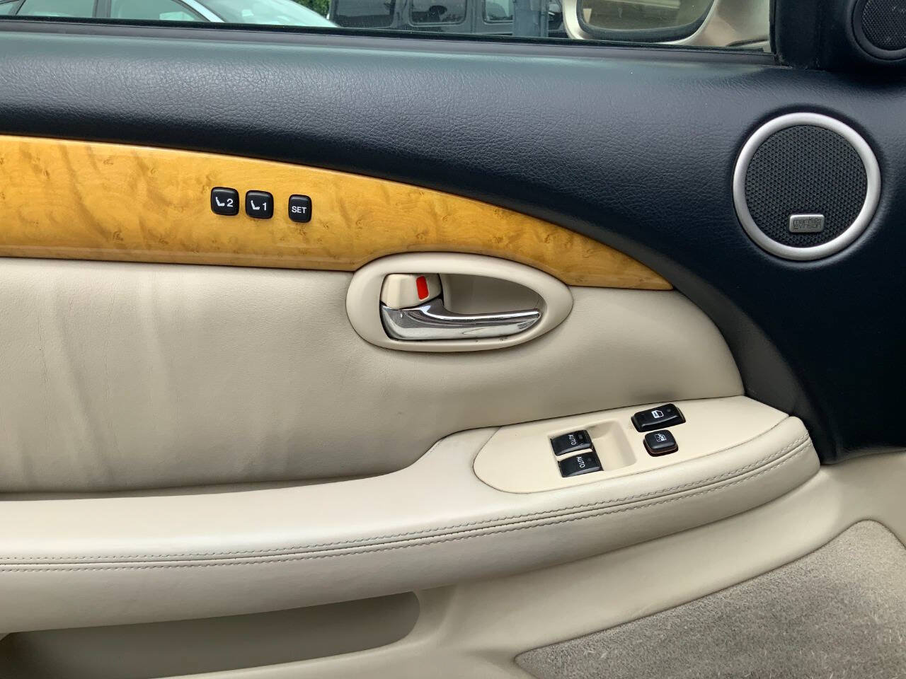 Used 2002 Lexus SC 430 Convertible RWD image 9