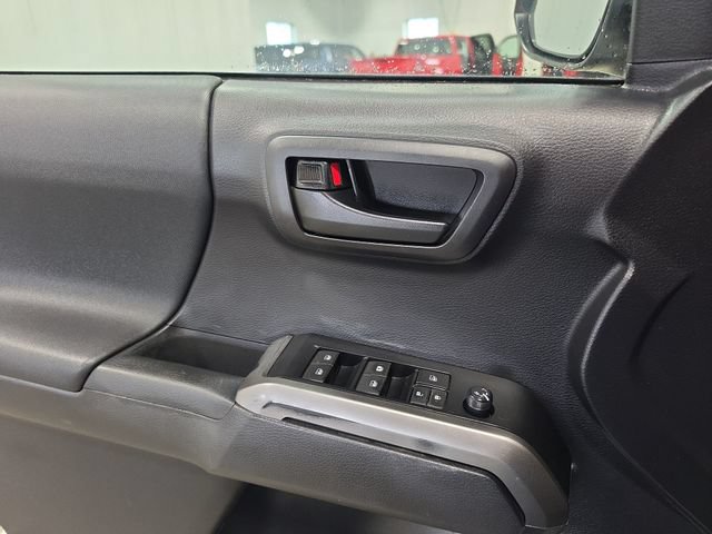 Used 2021 Toyota Tacoma SR5 w/ Trail Edition AWD/4WD image 20