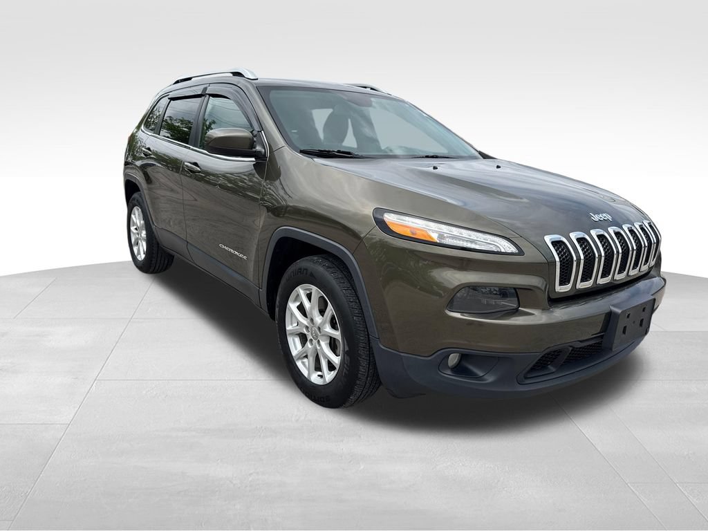 Used 2015 Jeep Cherokee Latitude w/ Cold Weather Group AWD/4WD image 8