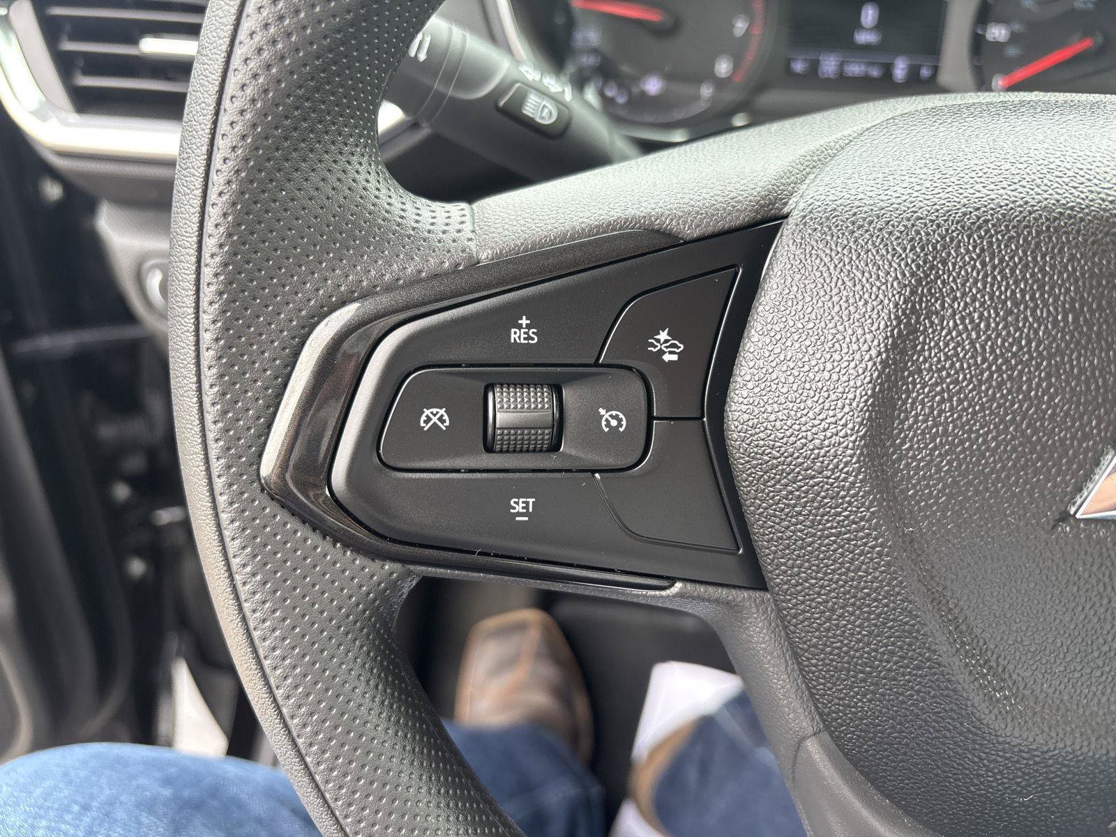 Used 2023 Chevrolet TrailBlazer LT AWD/4WD image 18